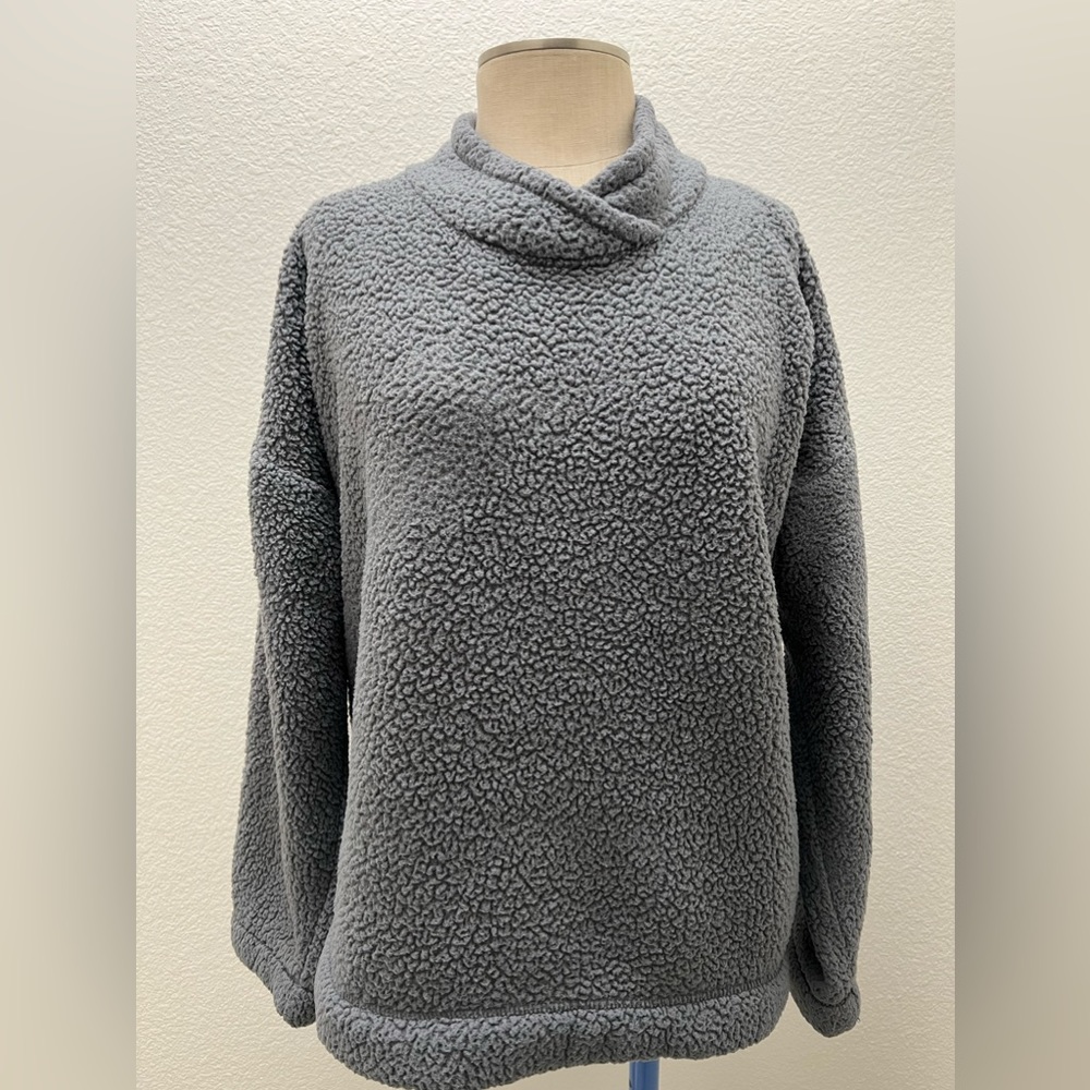 Jane and Bleecker Women’s Fluffy Faux Fur Pullover Sweater Size Large Color Gray